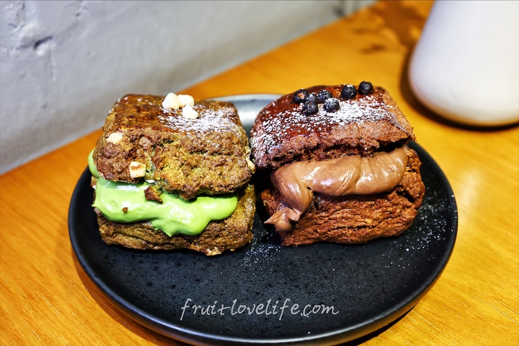 OZM啢男|台中西區寵物友善甜點、咖啡廳，品嚐超人氣歐式肉桂捲與手作司康，與毛孩一同享受下午茶時光 @果果愛Fruitlove