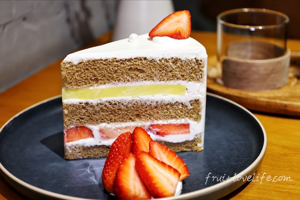 OZM啢男|台中西區寵物友善甜點、咖啡廳，品嚐超人氣歐式肉桂捲與手作司康，與毛孩一同享受下午茶時光 @果果愛Fruitlove