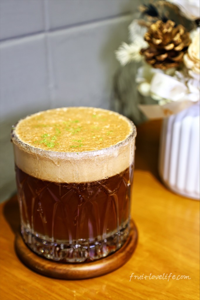 OZM啢男|台中西區寵物友善甜點、咖啡廳，品嚐超人氣歐式肉桂捲與手作司康，與毛孩一同享受下午茶時光 @果果愛Fruitlove