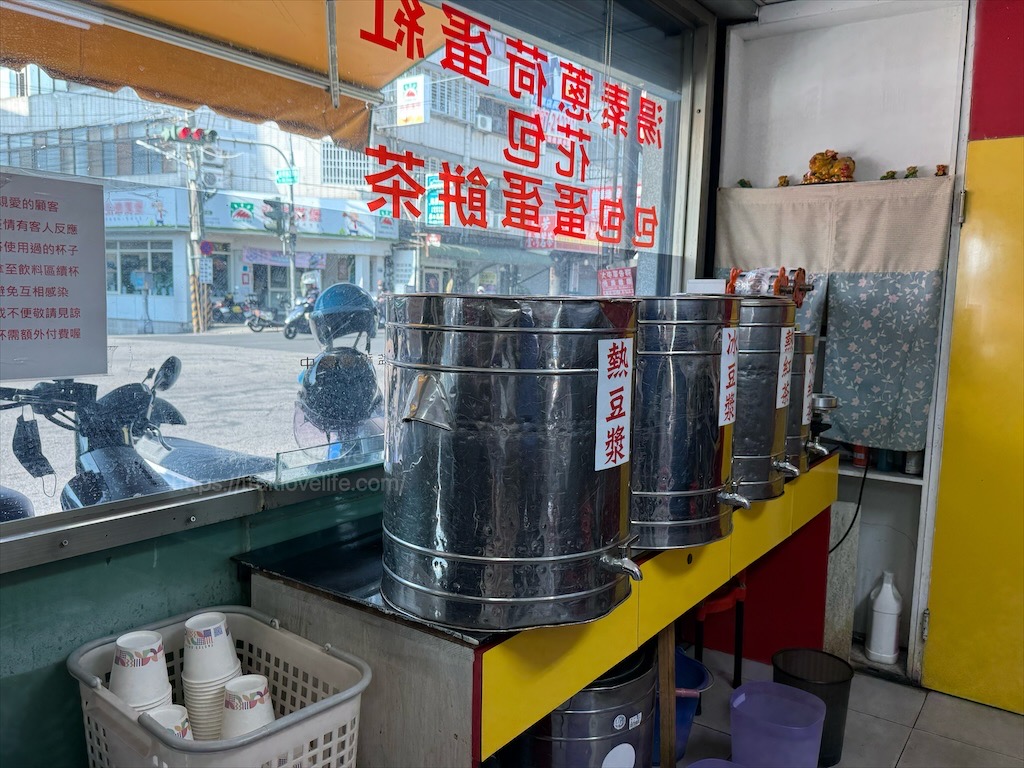 振興路湯包|台中東區早餐推薦，手工現包多汁湯包，只要銅板價，必訪人氣排隊早餐店 @果果愛Fruitlove