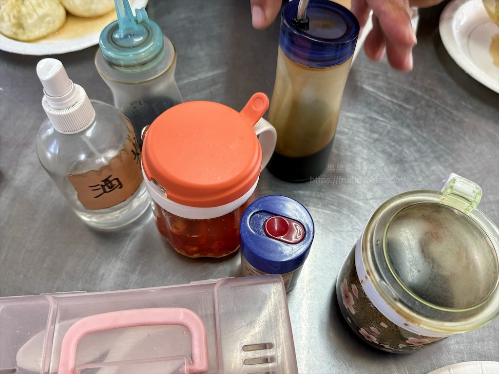 振興路湯包|台中東區早餐推薦，手工現包多汁湯包，只要銅板價，必訪人氣排隊早餐店 @果果愛Fruitlove