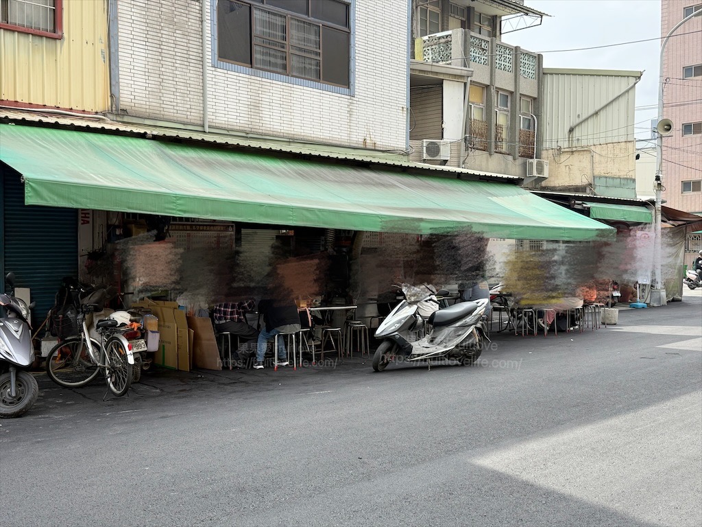 北港阿等土豆油飯|雲林北港油飯，朝天宮附近超人氣古早味，不油膩土豆油飯與必點炸物小吃 @果果愛Fruitlove