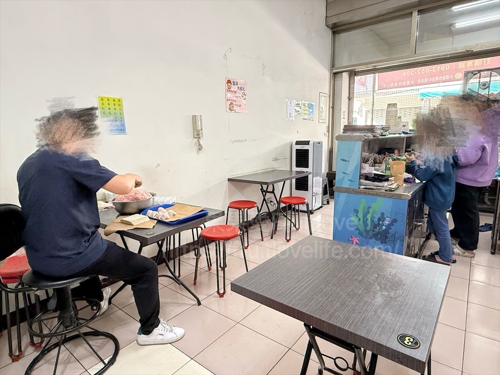 忠珍溫州大餛飩-中清店|台中西屯小吃，巷弄裡的大餛飩，大顆飽滿，內餡鮮甜，綠美圖/會展中心附近美食推薦 @果果愛Fruitlove