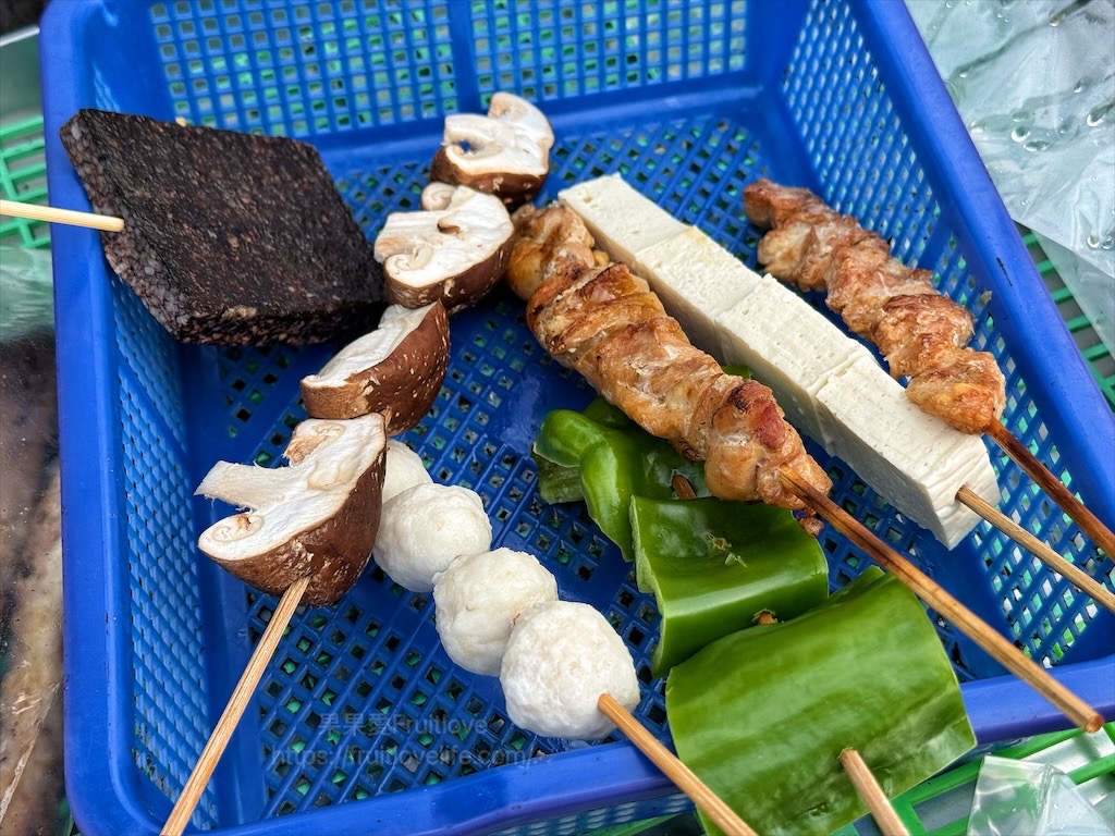 大肚山龍井自強夜市|台中龍井夜市，週三、週六限定夜市，夜市不大，卻有許多排隊美食小吃 @果果愛Fruitlove