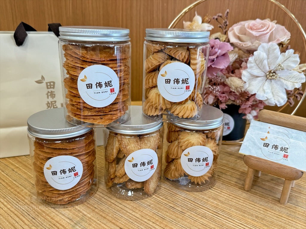 田佈妮|台中潭子甜點店，不只有手工甜點蛋糕、點心，還有天然發酵麵包與咖啡，從早餐到下午茶都可以品嚐到 @果果愛Fruitlove