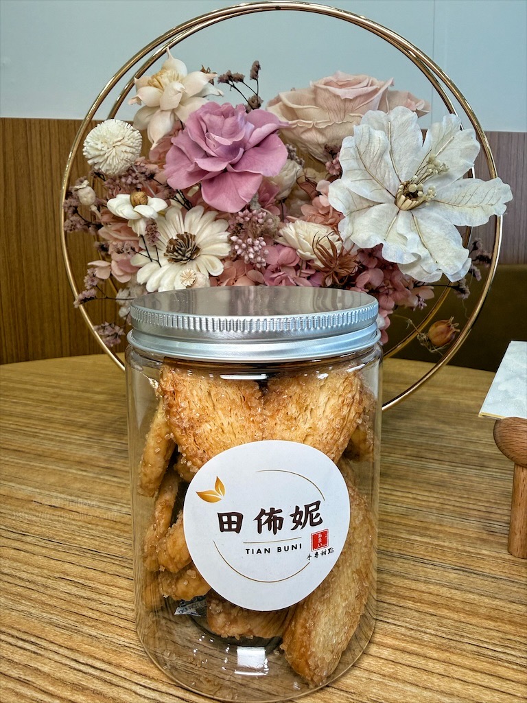田佈妮|台中潭子甜點店，不只有手工甜點蛋糕、點心，還有天然發酵麵包與咖啡，從早餐到下午茶都可以品嚐到 @果果愛Fruitlove