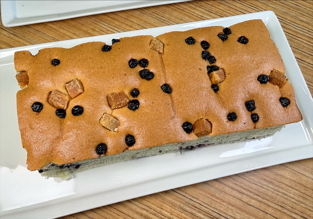 田佈妮|台中潭子甜點店，不只有手工甜點蛋糕、點心，還有天然發酵麵包與咖啡，從早餐到下午茶都可以品嚐到 @果果愛Fruitlove