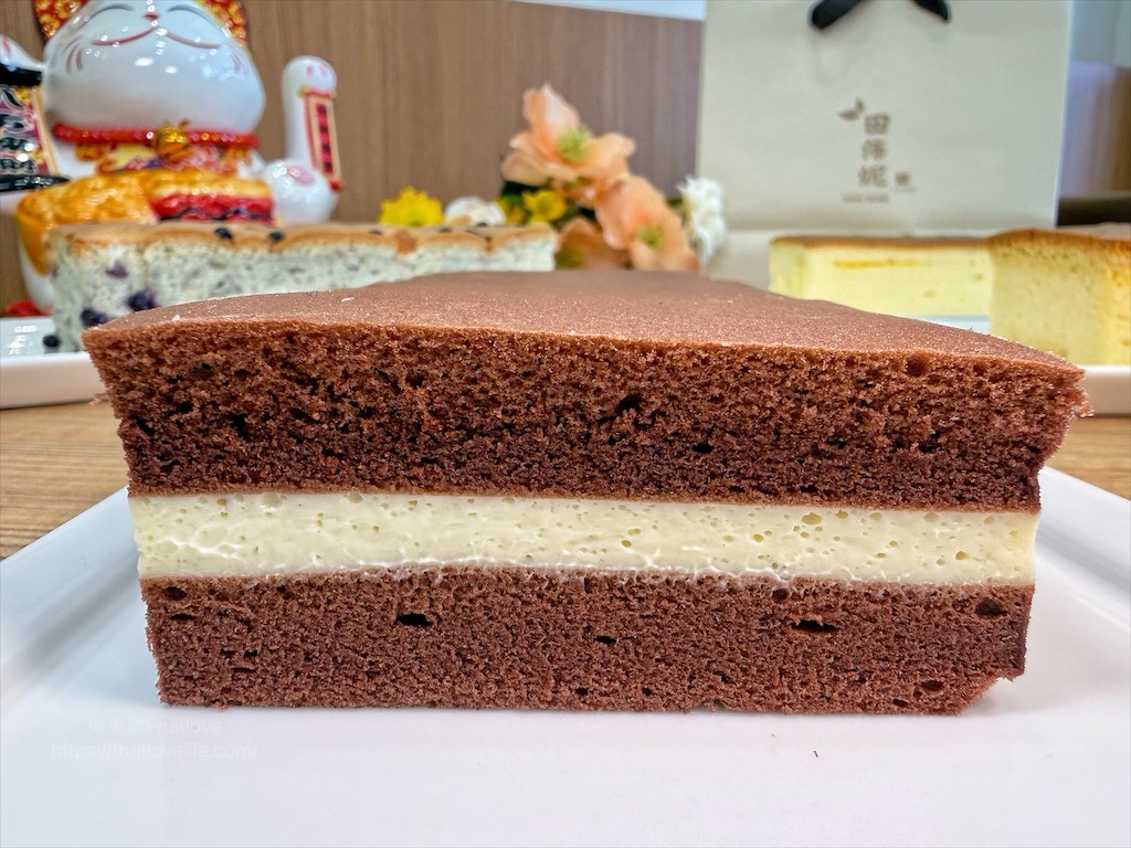 田佈妮|台中潭子甜點店，不只有手工甜點蛋糕、點心，還有天然發酵麵包與咖啡，從早餐到下午茶都可以品嚐到 @果果愛Fruitlove