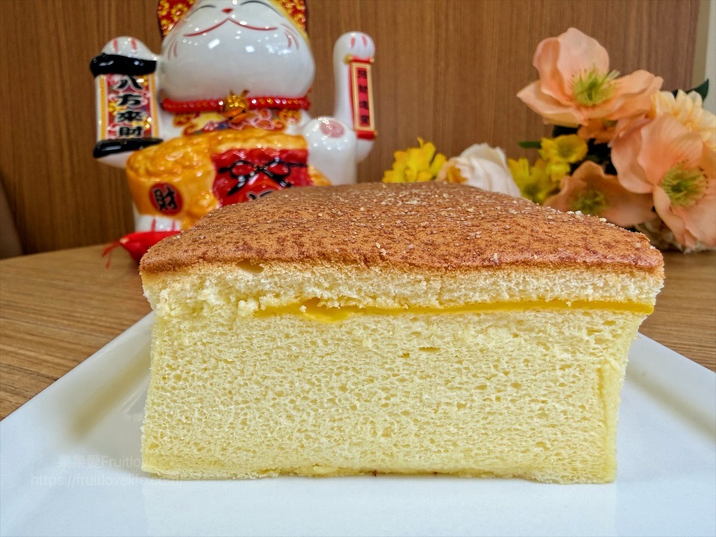 田佈妮|台中潭子甜點店，不只有手工甜點蛋糕、點心，還有天然發酵麵包與咖啡，從早餐到下午茶都可以品嚐到 @果果愛Fruitlove