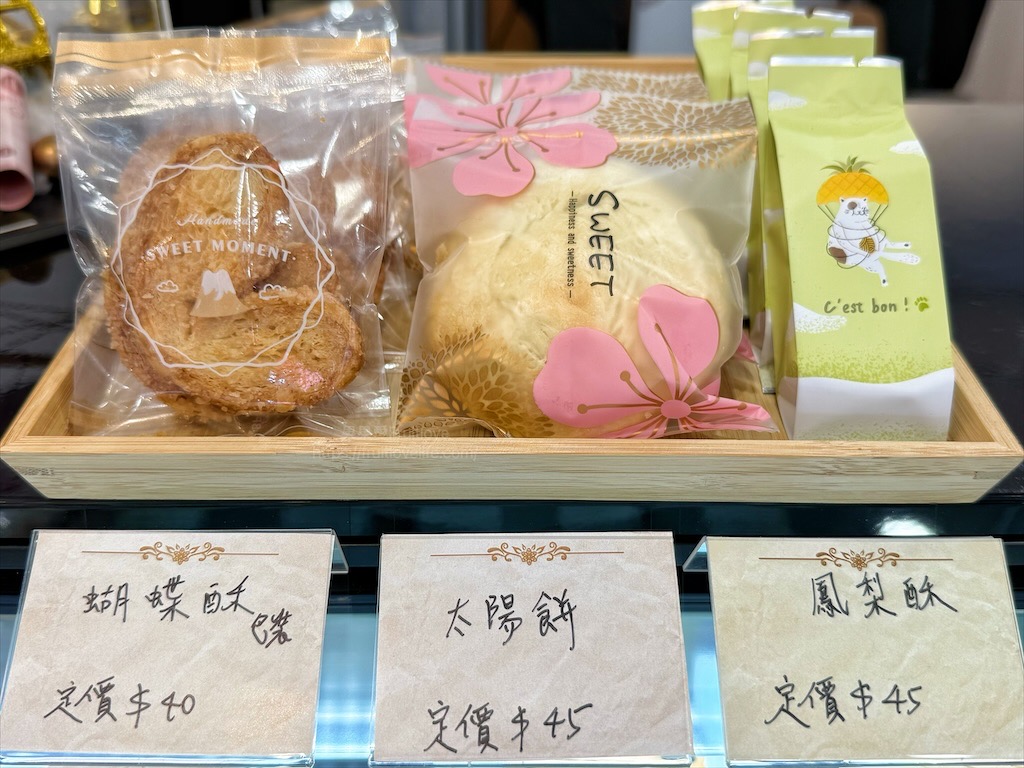 田佈妮|台中潭子甜點店，不只有手工甜點蛋糕、點心，還有天然發酵麵包與咖啡，從早餐到下午茶都可以品嚐到 @果果愛Fruitlove