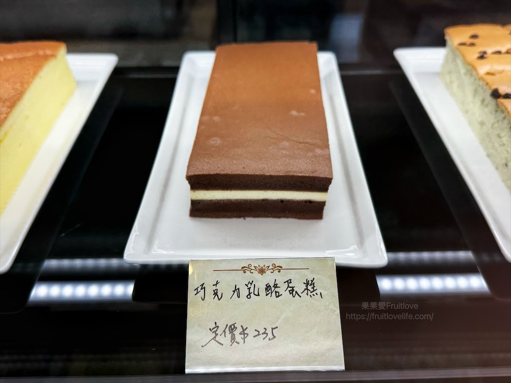 田佈妮|台中潭子甜點店，不只有手工甜點蛋糕、點心，還有天然發酵麵包與咖啡，從早餐到下午茶都可以品嚐到 @果果愛Fruitlove