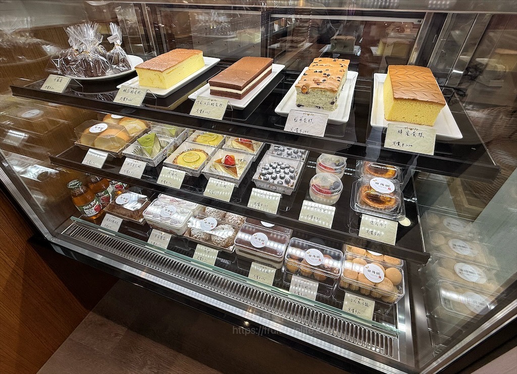 田佈妮|台中潭子甜點店，不只有手工甜點蛋糕、點心，還有天然發酵麵包與咖啡，從早餐到下午茶都可以品嚐到 @果果愛Fruitlove