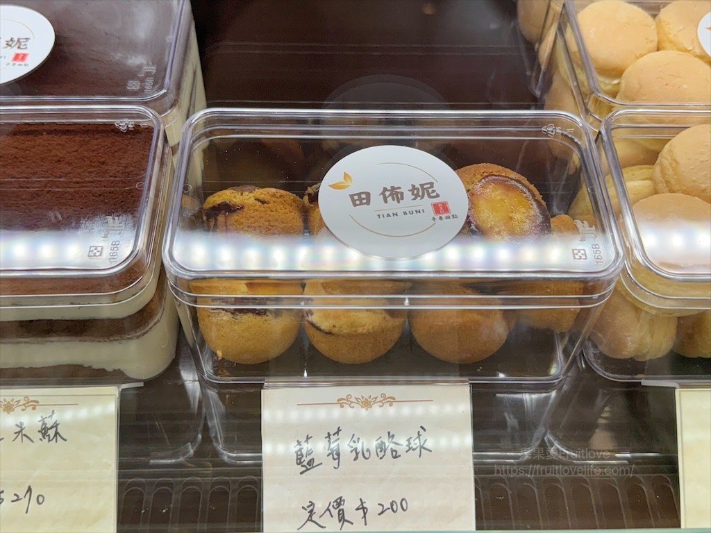 田佈妮|台中潭子甜點店，不只有手工甜點蛋糕、點心，還有天然發酵麵包與咖啡，從早餐到下午茶都可以品嚐到 @果果愛Fruitlove