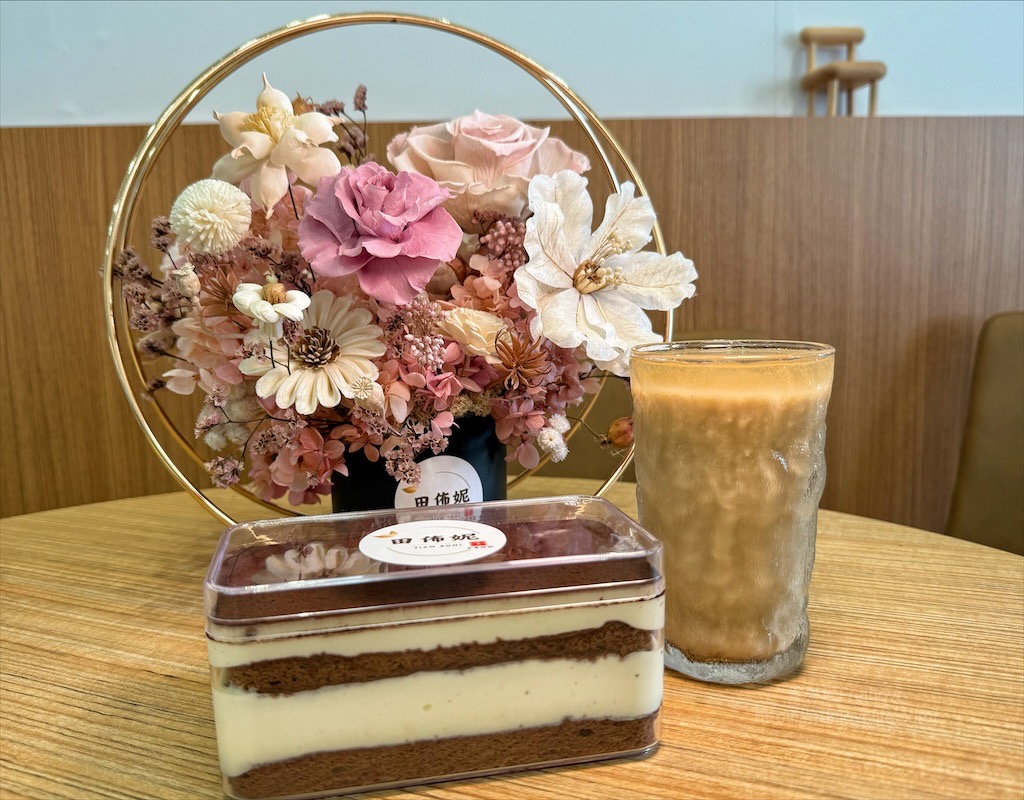 田佈妮|台中潭子甜點店，不只有手工甜點蛋糕、點心，還有天然發酵麵包與咖啡，從早餐到下午茶都可以品嚐到 @果果愛Fruitlove