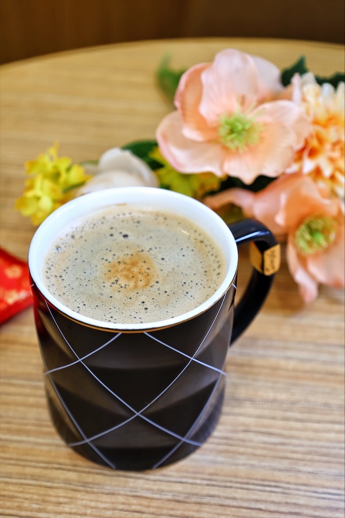 田佈妮|台中潭子甜點店，不只有手工甜點蛋糕、點心，還有天然發酵麵包與咖啡，從早餐到下午茶都可以品嚐到 @果果愛Fruitlove