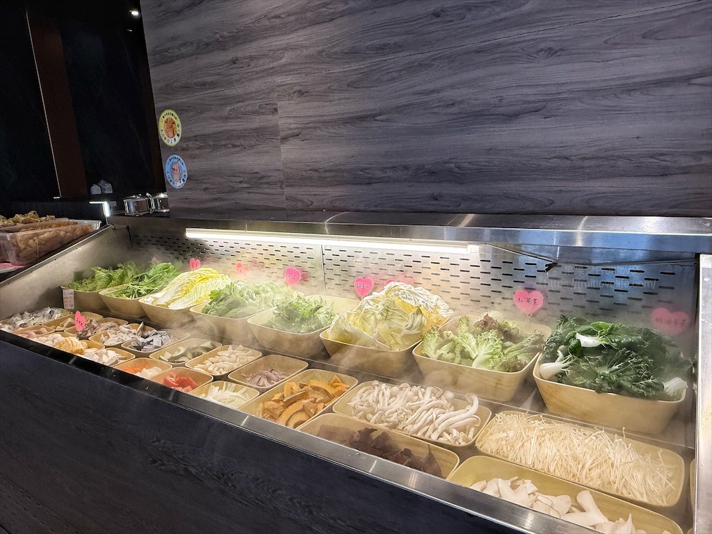 一饌泰式燒烤火鍋|台中北屯泰式燒烤火鍋，獨家泰式醬料，道地泰式火鍋、銅盤烤肉，自助吧吃到飽，好吃又美味 @果果愛Fruitlove