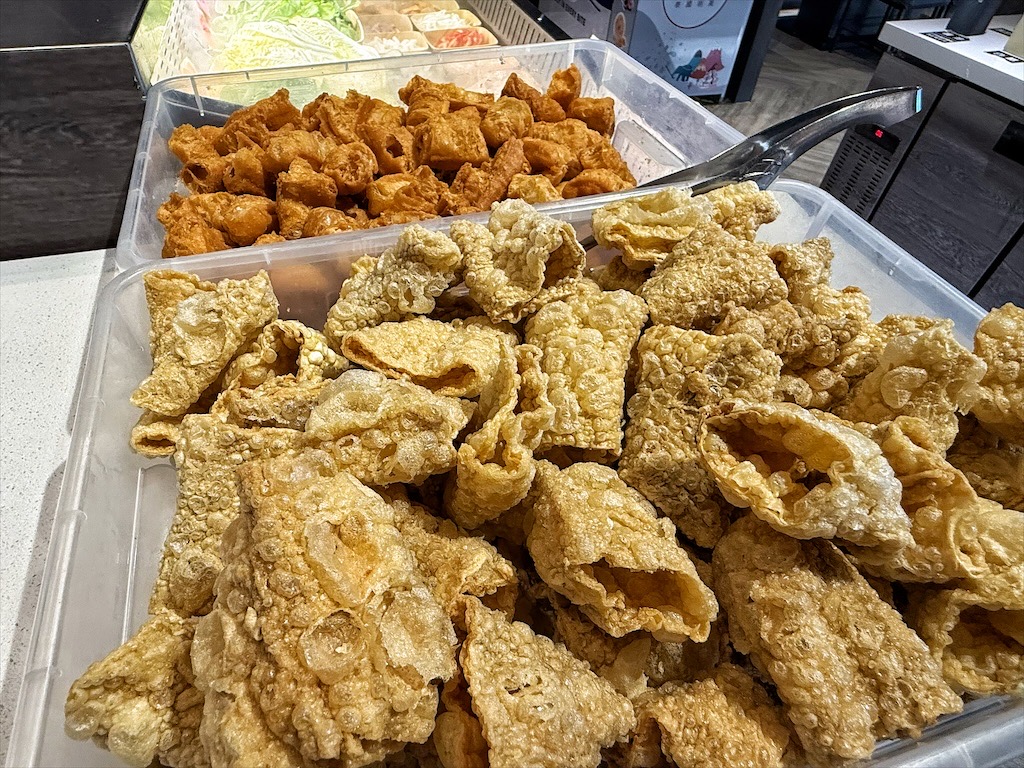 一饌泰式燒烤火鍋|台中北屯泰式燒烤火鍋，獨家泰式醬料，道地泰式火鍋、銅盤烤肉，自助吧吃到飽，好吃又美味 @果果愛Fruitlove