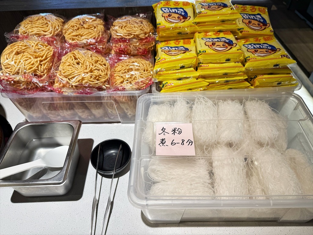 一饌泰式燒烤火鍋|台中北屯泰式燒烤火鍋，獨家泰式醬料，道地泰式火鍋、銅盤烤肉，自助吧吃到飽，好吃又美味 @果果愛Fruitlove