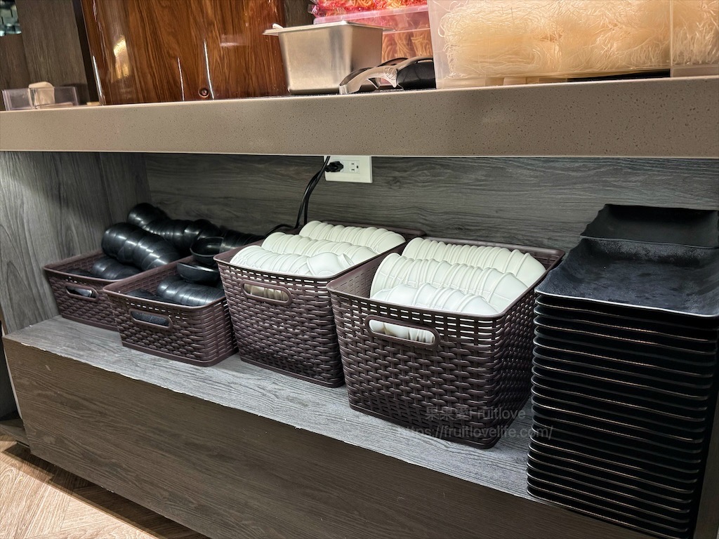 一饌泰式燒烤火鍋|台中北屯泰式燒烤火鍋，獨家泰式醬料，道地泰式火鍋、銅盤烤肉，自助吧吃到飽，好吃又美味 @果果愛Fruitlove