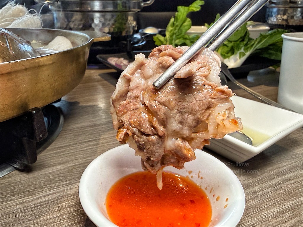 一饌泰式燒烤火鍋|台中北屯泰式燒烤火鍋，獨家泰式醬料，道地泰式火鍋、銅盤烤肉，自助吧吃到飽，好吃又美味 @果果愛Fruitlove