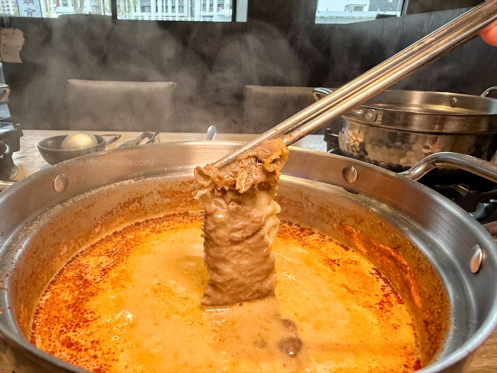 一饌泰式燒烤火鍋|台中北屯泰式燒烤火鍋，獨家泰式醬料，道地泰式火鍋、銅盤烤肉，自助吧吃到飽，好吃又美味 @果果愛Fruitlove