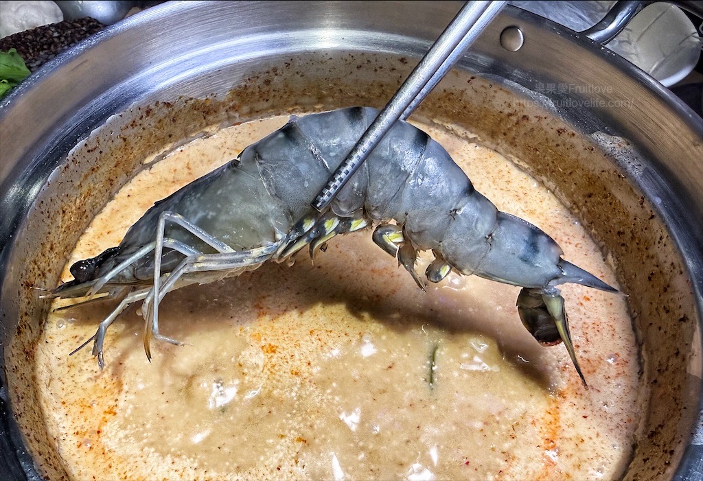 一饌泰式燒烤火鍋|台中北屯泰式燒烤火鍋，獨家泰式醬料，道地泰式火鍋、銅盤烤肉，自助吧吃到飽，好吃又美味 @果果愛Fruitlove