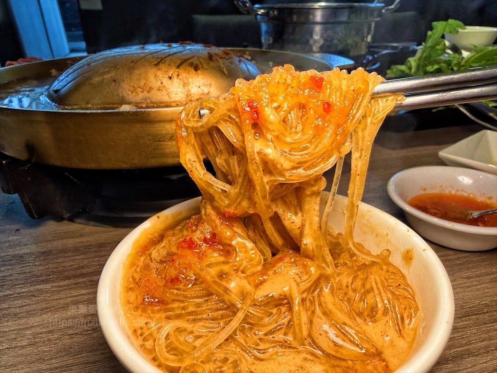 一饌泰式燒烤火鍋|台中北屯泰式燒烤火鍋，獨家泰式醬料，道地泰式火鍋、銅盤烤肉，自助吧吃到飽，好吃又美味 @果果愛Fruitlove