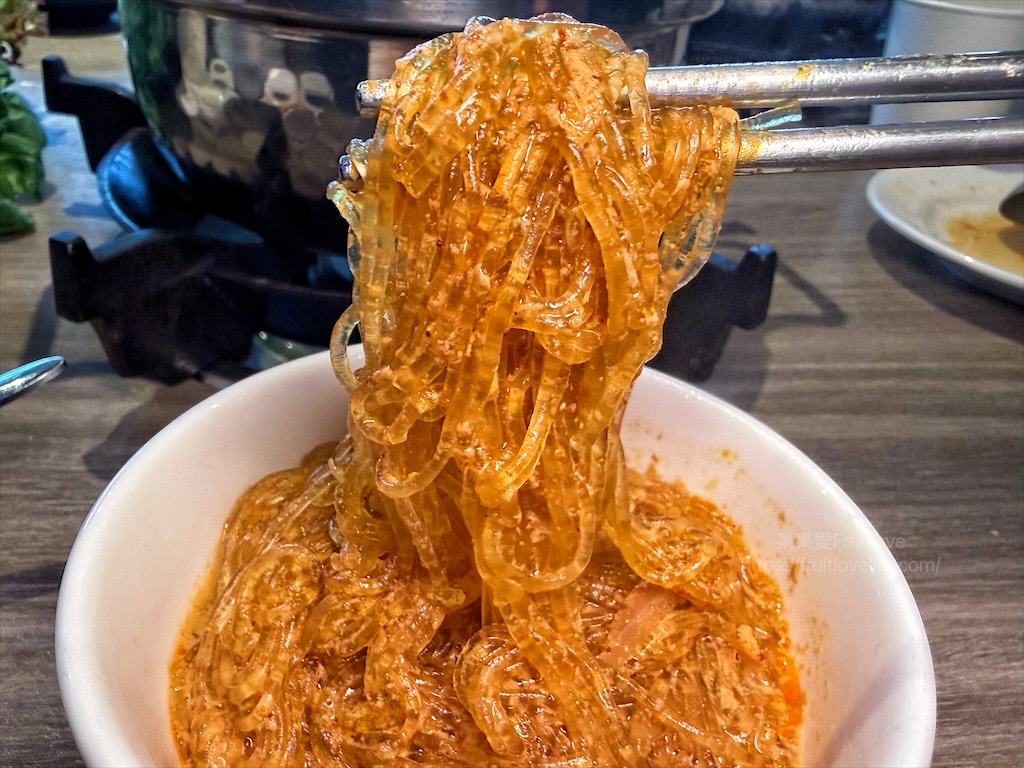 一饌泰式燒烤火鍋|台中北屯泰式燒烤火鍋，獨家泰式醬料，道地泰式火鍋、銅盤烤肉，自助吧吃到飽，好吃又美味 @果果愛Fruitlove