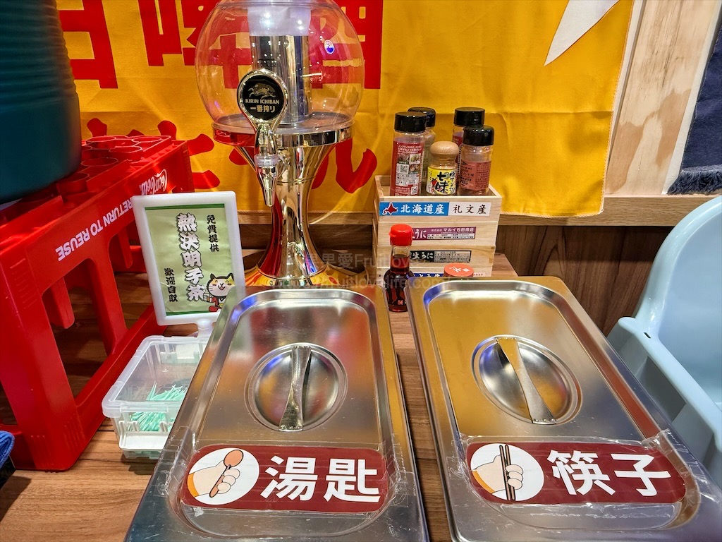 喬八丼飯|台中大里平價日本料理，生熟丼、刺身、炸烤物，無低消續飯湯吃到飽、壽星送生魚片蛋糕，寵物友善 @果果愛Fruitlove
