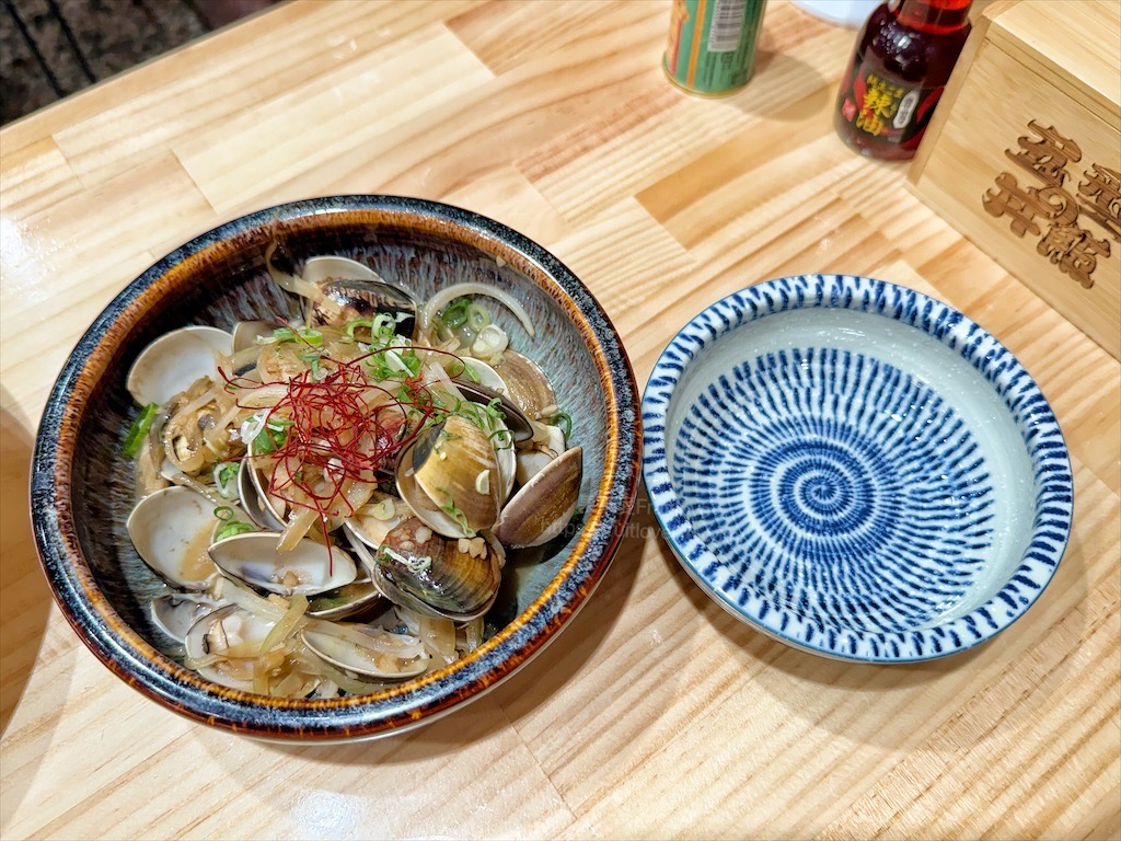 喬八丼飯|台中大里平價日本料理，生熟丼、刺身、炸烤物，無低消續飯湯吃到飽、壽星送生魚片蛋糕，寵物友善 @果果愛Fruitlove