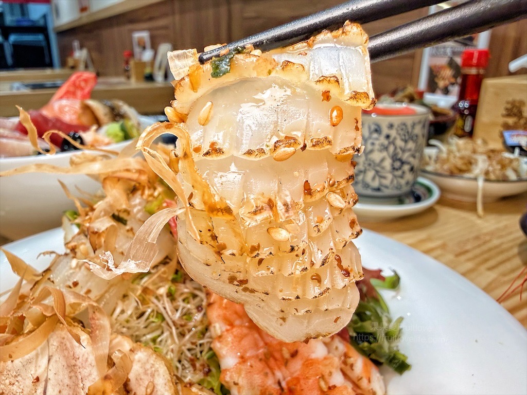 喬八丼飯|台中大里平價日本料理，生熟丼、刺身、炸烤物，無低消續飯湯吃到飽、壽星送生魚片蛋糕，寵物友善 @果果愛Fruitlove