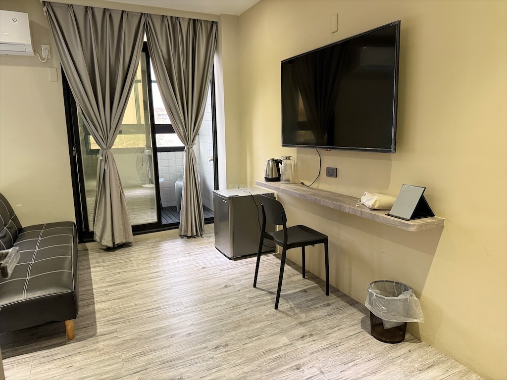 光影民宿|嘉義布袋民宿，鬧中取靜，近布袋漁港，高跟鞋教堂步行5分鐘，合法民宿 @果果愛Fruitlove