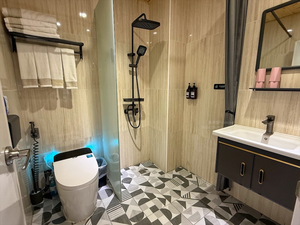 光影民宿|嘉義布袋民宿，鬧中取靜，近布袋漁港，高跟鞋教堂步行5分鐘，合法民宿 @果果愛Fruitlove