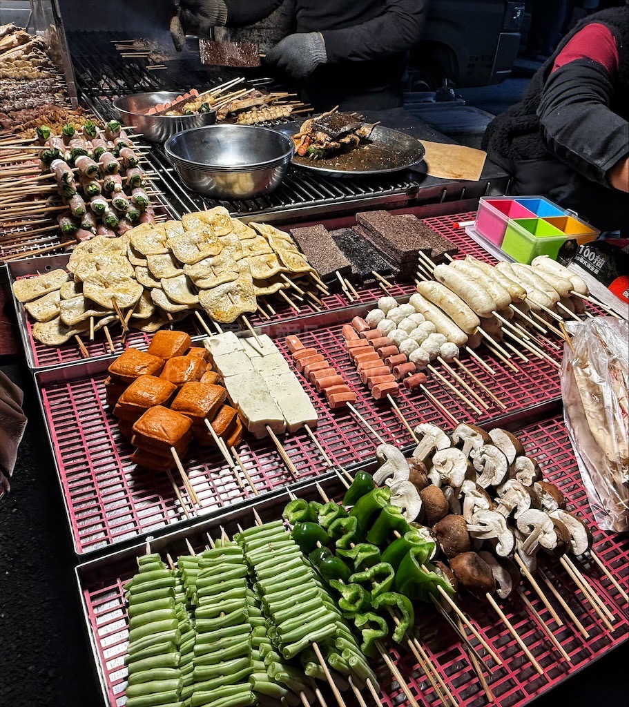 嘉義朴子週六夜市連在地人也好愛來逛，跟我們一起來看看有那些排隊美食推薦 @果果愛Fruitlove