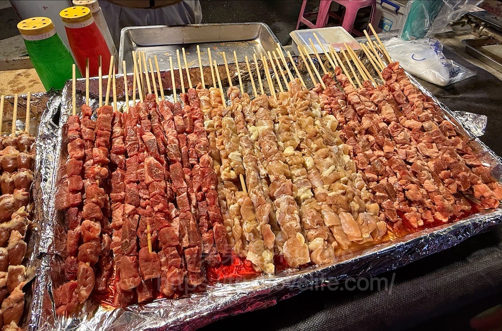 嘉義朴子週六夜市連在地人也好愛來逛，跟我們一起來看看有那些排隊美食推薦 @果果愛Fruitlove