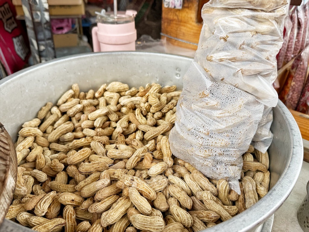 阿娟姐油飯肉粽|苗栗通宵肉粽，來白沙屯拱天宮拜拜，就來一顆燒燙燙的油飯肉粽 @果果愛Fruitlove