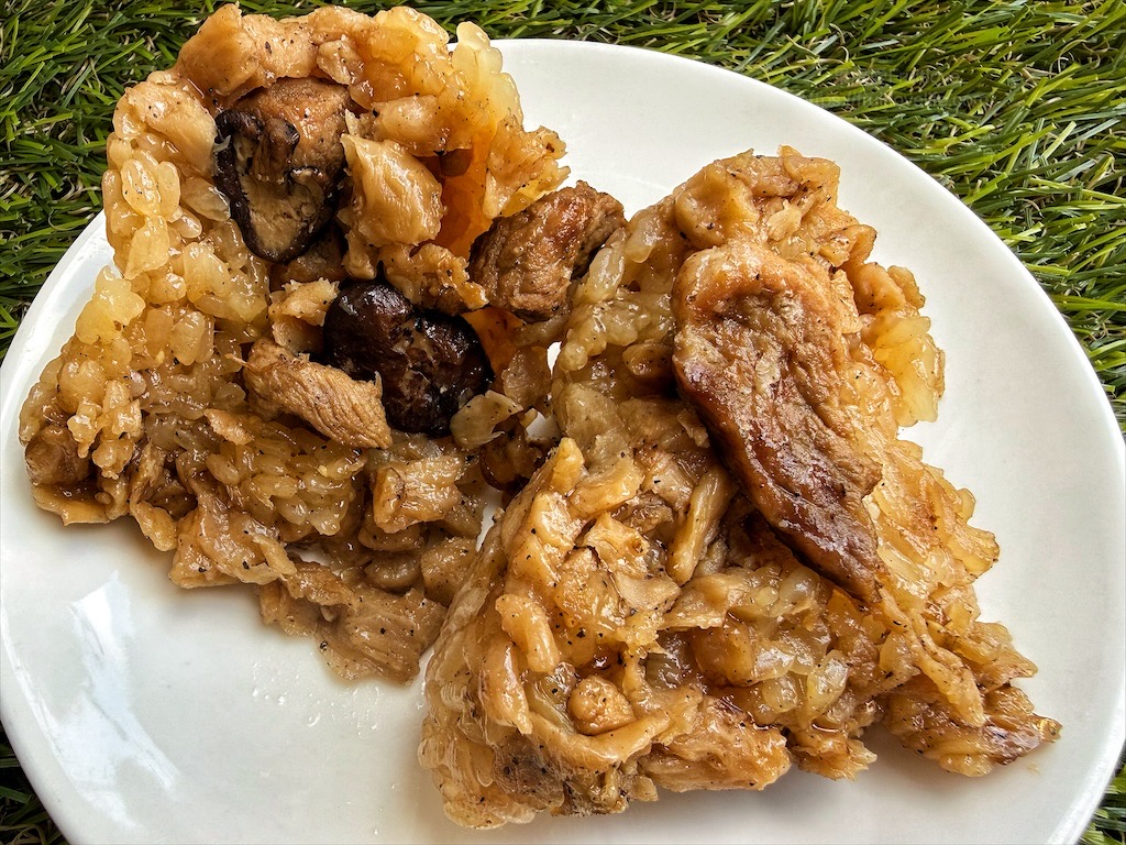 阿娟姐油飯肉粽|苗栗通宵肉粽，來白沙屯拱天宮拜拜，就來一顆燒燙燙的油飯肉粽 @果果愛Fruitlove