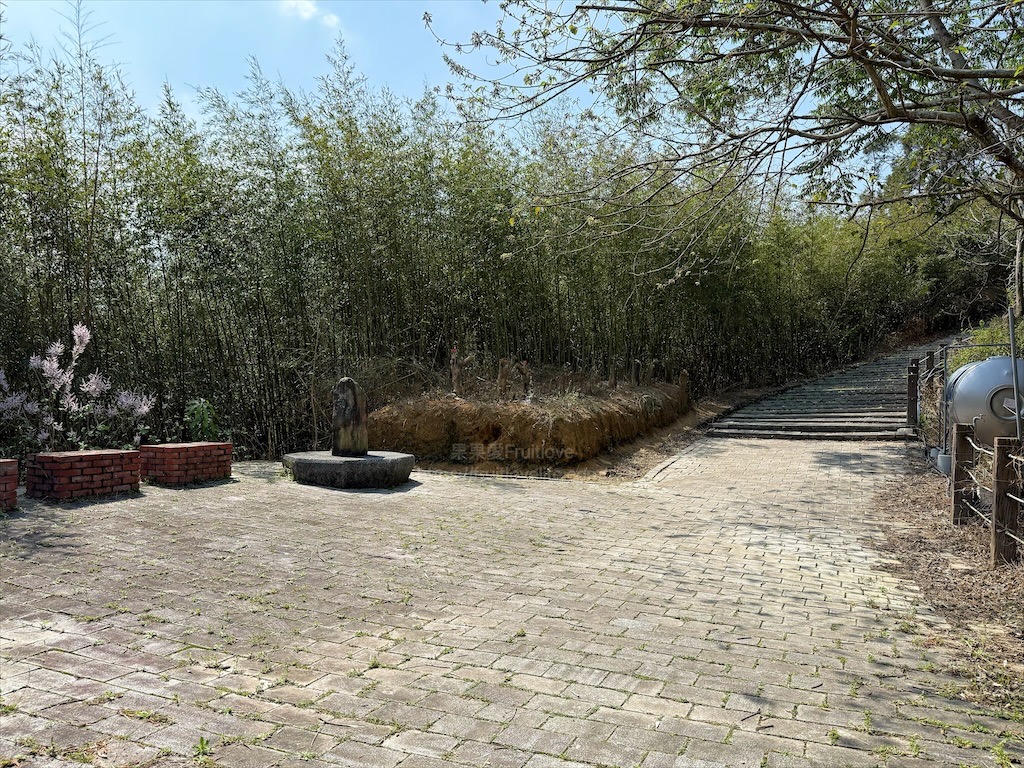 墨硯山步道|苗栗頭屋景點,城市山巒美景盡收眼底,30分鐘內輕鬆攻頂,親子、寵物友善 @果果愛Fruitlove 墨硯山步道|苗栗頭屋景點,城市山巒美景盡收眼底,30分鐘內輕鬆攻頂,親子、寵物友善 @果果愛Fruitlove