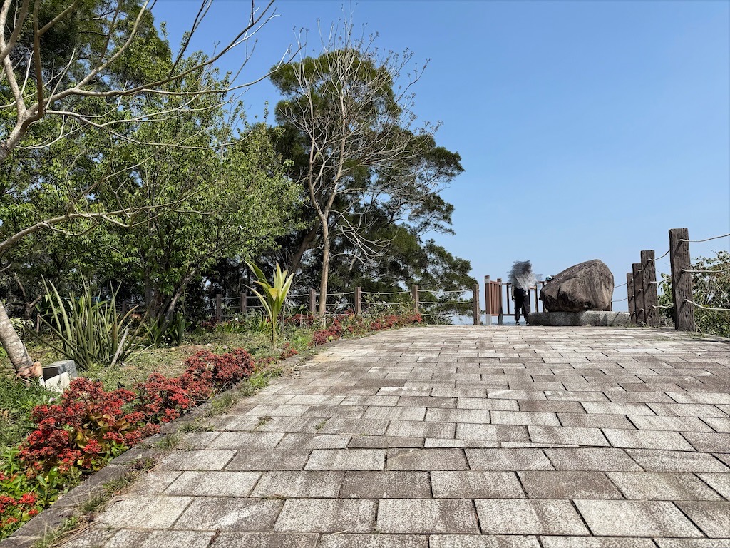 墨硯山步道|苗栗頭屋景點,城市山巒美景盡收眼底,30分鐘內輕鬆攻頂,親子、寵物友善 @果果愛Fruitlove 墨硯山步道|苗栗頭屋景點,城市山巒美景盡收眼底,30分鐘內輕鬆攻頂,親子、寵物友善 @果果愛Fruitlove