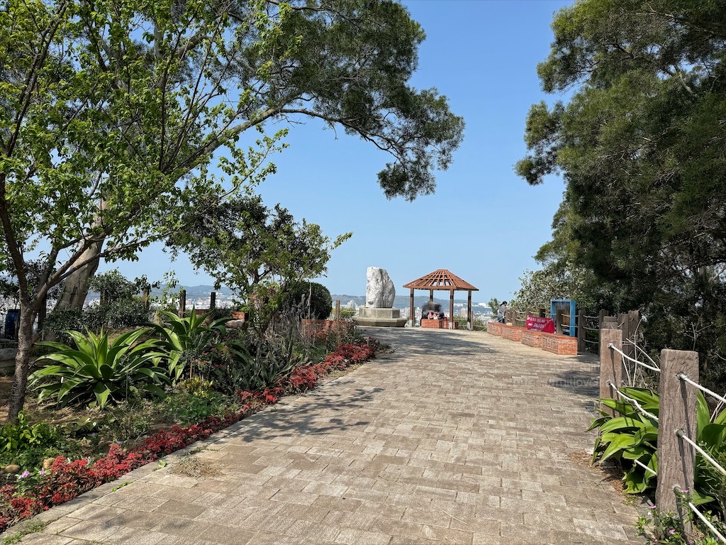 墨硯山步道|苗栗頭屋景點,城市山巒美景盡收眼底,30分鐘內輕鬆攻頂,親子、寵物友善 @果果愛Fruitlove 墨硯山步道|苗栗頭屋景點,城市山巒美景盡收眼底,30分鐘內輕鬆攻頂,親子、寵物友善 @果果愛Fruitlove