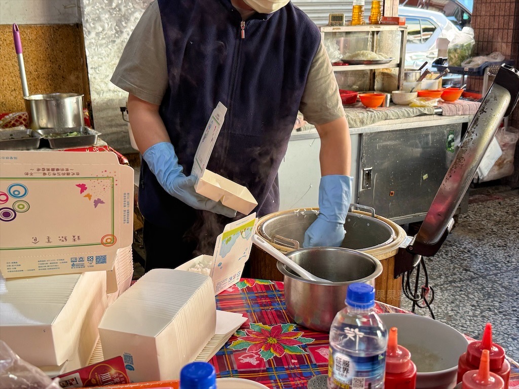 霧峰爌肉飯|台中霧峰爌肉飯，份量超佛心的古早味爌肉便當，想吃這爌肉飯建議提早來 @果果愛Fruitlove