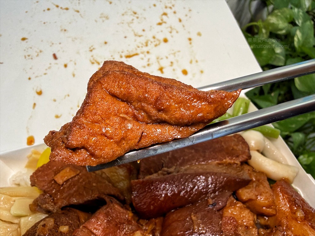 霧峰爌肉飯|台中霧峰爌肉飯，份量超佛心的古早味爌肉便當，想吃這爌肉飯建議提早來 @果果愛Fruitlove