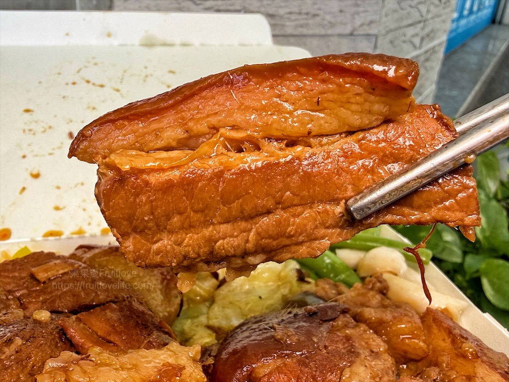 霧峰爌肉飯|台中霧峰爌肉飯，份量超佛心的古早味爌肉便當，想吃這爌肉飯建議提早來 @果果愛Fruitlove