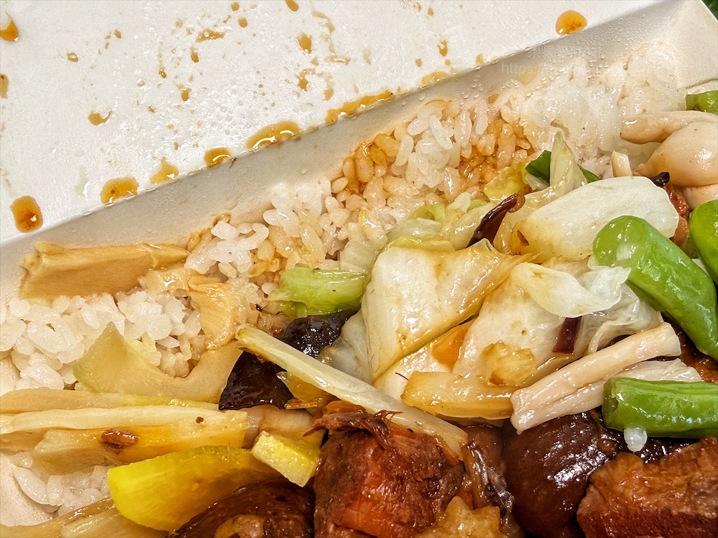 霧峰爌肉飯|台中霧峰爌肉飯，份量超佛心的古早味爌肉便當，想吃這爌肉飯建議提早來 @果果愛Fruitlove