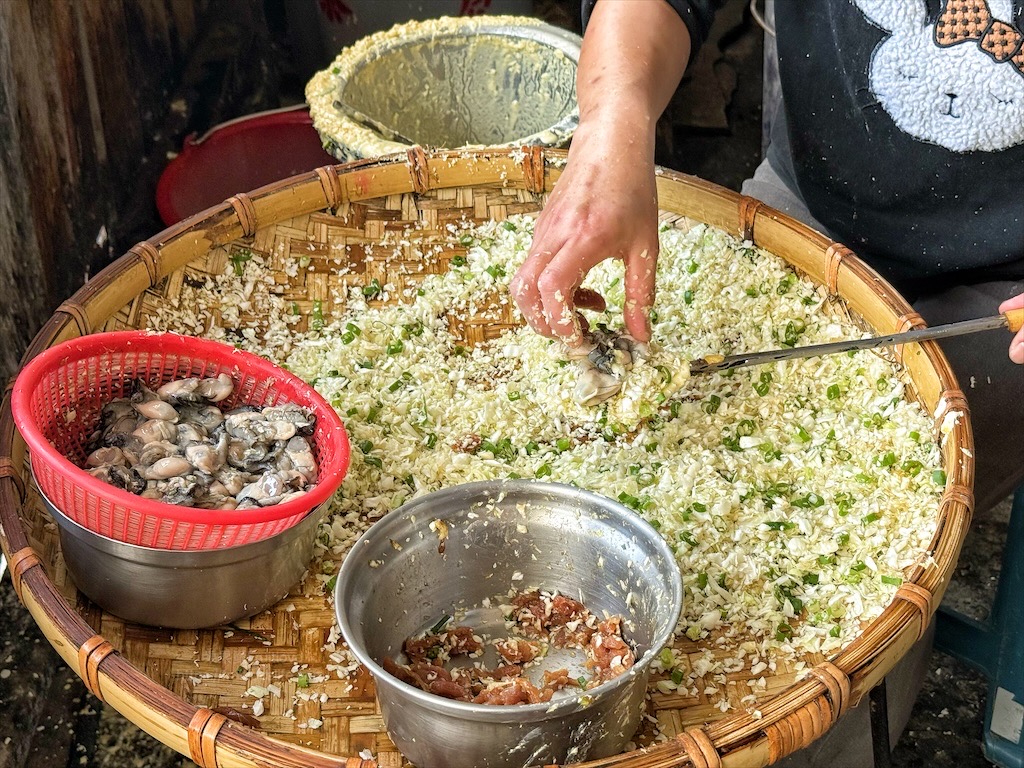 港墘蚵嗲|嘉義東石蚵嗲推薦，在地很低調的蚵嗲小吃店，蚵嗲外酥內餡豐富，下午茶點心首選 @果果愛Fruitlove