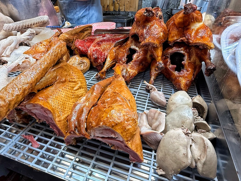 逸香閣|新光黃昏市場超人氣鵝肉、烤鴨、叉燒，每日新鮮現做，獨家特製醬料搭配更美味，還有免費鵝湯 @果果愛Fruitlove