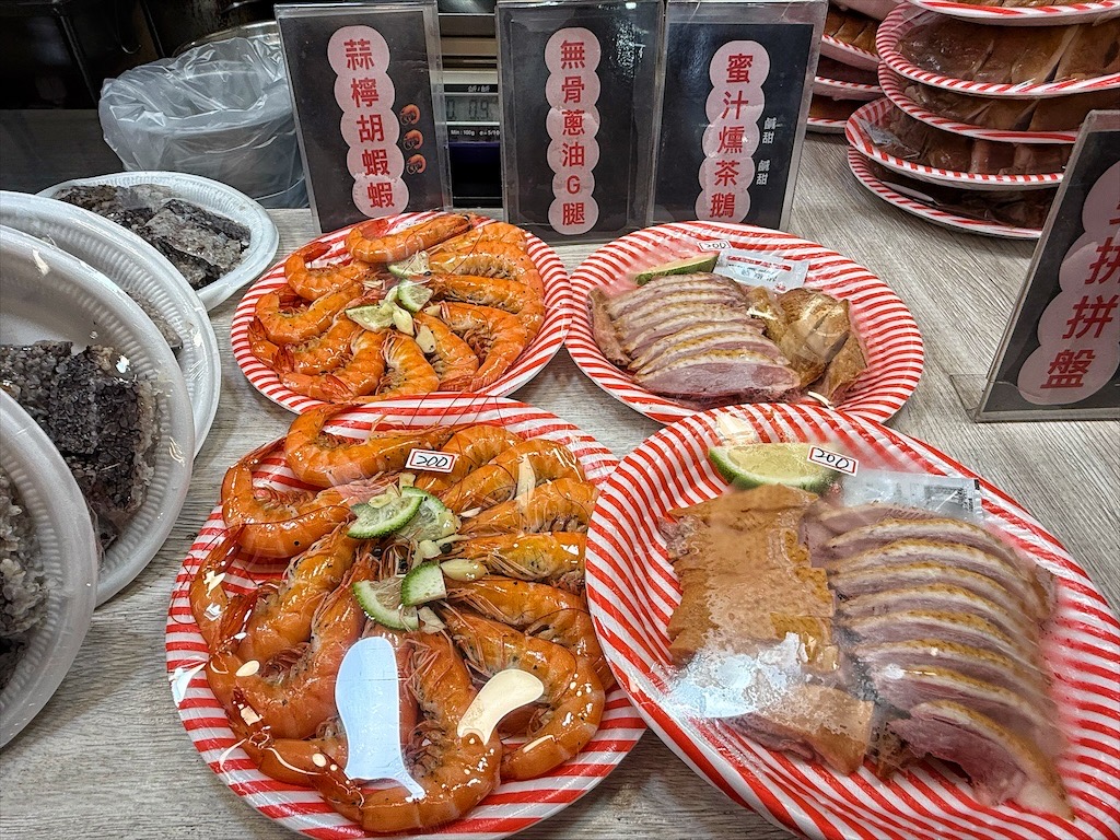 逸香閣|新光黃昏市場超人氣鵝肉、烤鴨、叉燒，每日新鮮現做，獨家特製醬料搭配更美味，還有免費鵝湯 @果果愛Fruitlove