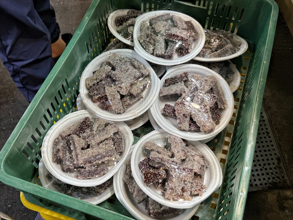 逸香閣|新光黃昏市場超人氣鵝肉、烤鴨、叉燒，每日新鮮現做，獨家特製醬料搭配更美味，還有免費鵝湯 @果果愛Fruitlove