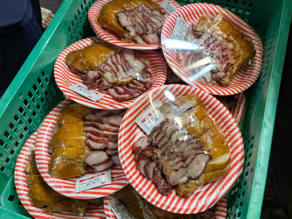 逸香閣|新光黃昏市場超人氣鵝肉、烤鴨、叉燒，每日新鮮現做，獨家特製醬料搭配更美味，還有免費鵝湯 @果果愛Fruitlove