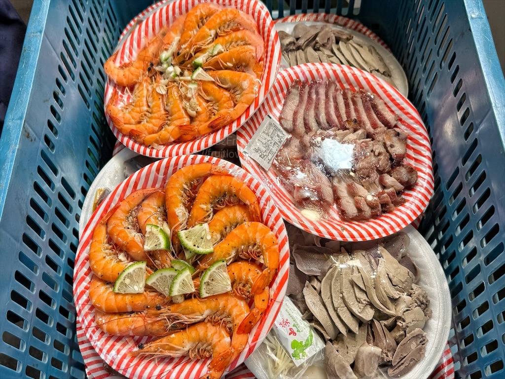 逸香閣|新光黃昏市場超人氣鵝肉、烤鴨、叉燒，每日新鮮現做，獨家特製醬料搭配更美味，還有免費鵝湯 @果果愛Fruitlove